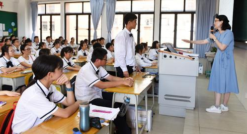 朋友圈要不要屏蔽父母?桂山中学德育开放日就有场辩论……