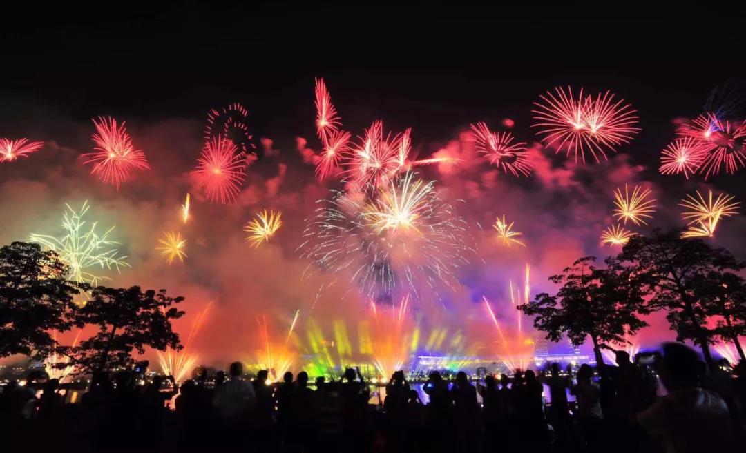 今夜的城市群 灯火辉煌 同心建设大湾区 ◆中山日报报业集团新媒体