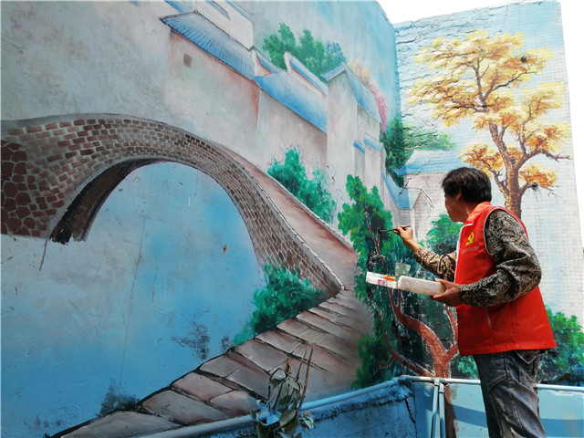 横栏居委会等创作了10多幅公益彩绘墙体,为美丽乡村建设贡献力量