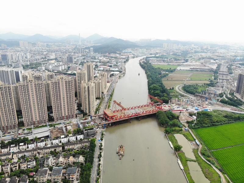 岐江河大桥下层桥桥面合龙力争11月30日完工