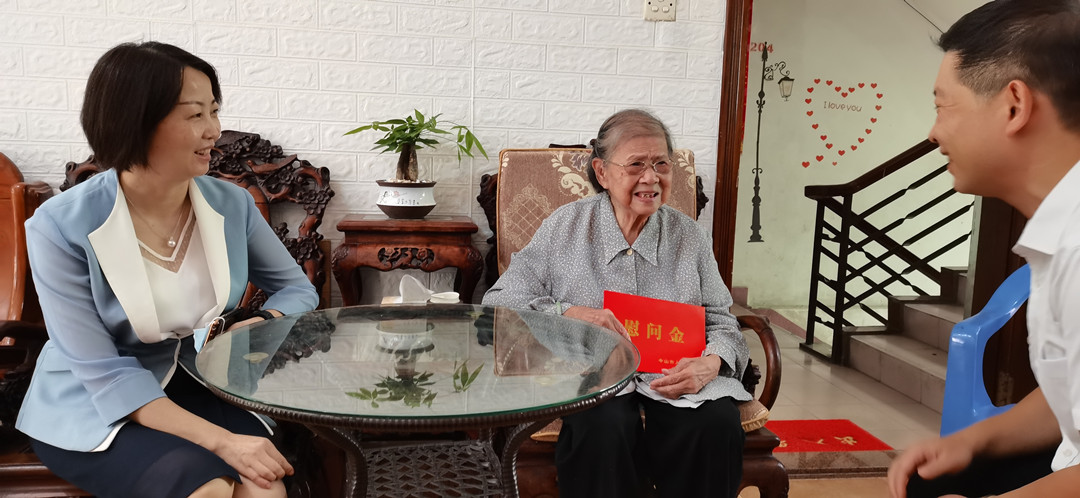 重阳节即将到来，中山两位百岁老人收到节日问候