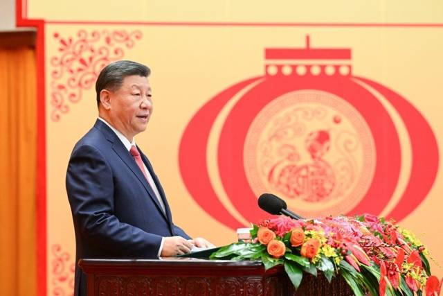 1月27日，中共中央、国务院在北京人民大会堂举行2025年春节团拜会。中共中央总书记、国家主席、中央军委主席习近平发表讲话。新华社记者 李学仁 摄