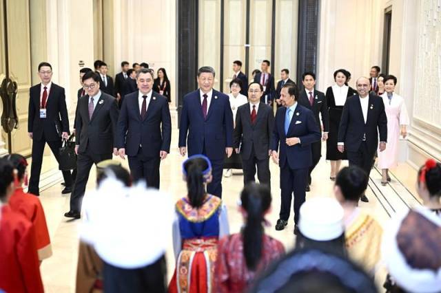 2025年2月7日，习近平主席和夫人彭丽媛在黑龙江哈尔滨市举行宴会，欢迎来华出席哈尔滨第九届亚洲冬季运动会开幕式的国际贵宾。