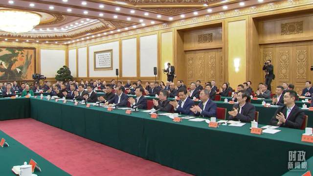 2月17日，民营企业座谈会现场。