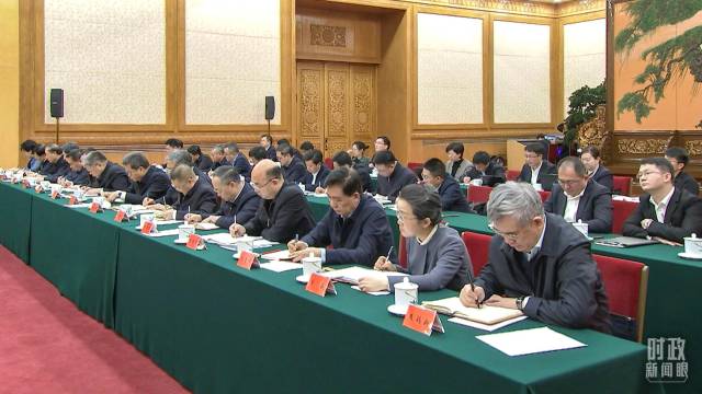 2月17日，民营企业座谈会现场。