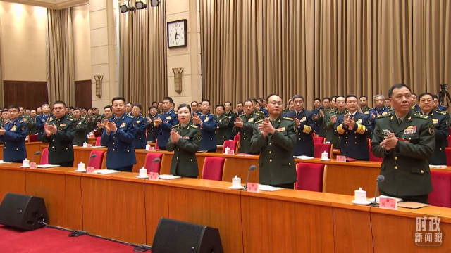 2025年3月7日，解放军和武警部队代表团全体会议现场。