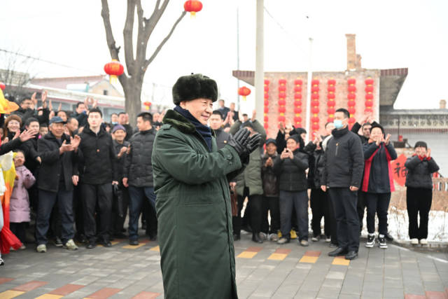 2022年1月26日下午，习近平总书记在临汾市汾西县僧念镇段村考察。新华社记者 李学仁 摄