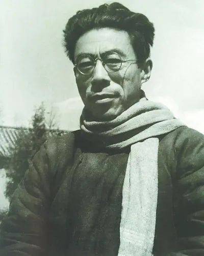 闻一多获悉日本投降后，立即兑现诺言，剃去长须。闻立雕供图