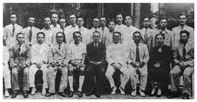 一九二八年四月十五日,在中国共产党指导下,台共一大在上海召开,台湾共产党正式成立。图为台共主要成员合影。 台盟中央 供图 一九二八年四月十五日,在中国共产党指导下,台共一大在上海召开,台湾共产党正式成立。图为台共主要成员合影。 台盟中央 供图