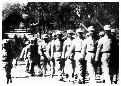 1939年2月,台湾义勇队成立后,转战于浙闽一带,主要从事“对敌政治、义务诊疗、生产报国、宣慰军民”等工作。图为活跃在浙江金华的台湾义勇队。 中国人民抗日战争纪念馆 供图 1939年2月,台湾义勇队成立后,转战于浙闽一带,主要从事“对敌政治、义务诊疗、生产报国、宣慰军民”等工作。图为活跃在浙江金华的台湾义勇队。 中国人民抗日战争纪念馆 供图