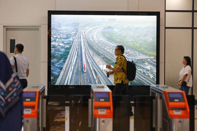 截至2025年10月17日，雅万高铁正式开通运营满两年，累计发送旅客超1200万人次。
