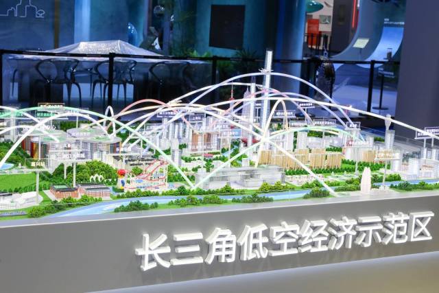 △第八届进博会未来出行展区 △第八届进博会未来出行展区