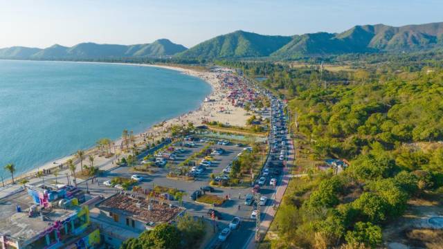 廣東汕尾陸豐市金廂鎮(zhèn)經(jīng)過(guò)改造提升，從昔日小漁村變成遠(yuǎn)近聞名的“彩虹小鎮(zhèn)”。（受訪者供圖）