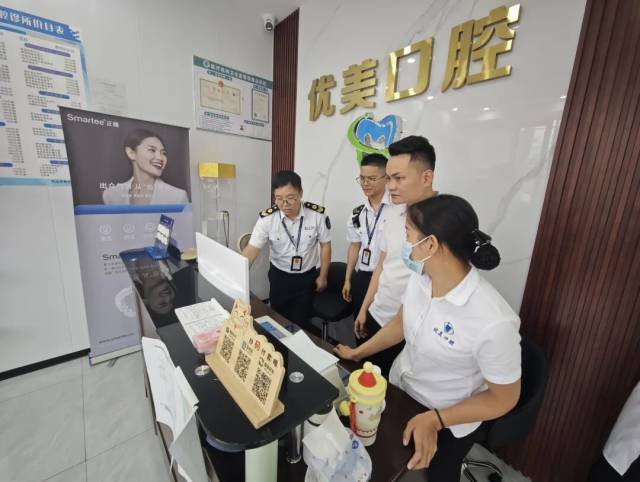 現(xiàn)場查閱工作臺賬。