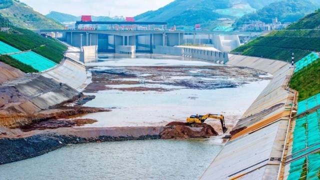 这是2026年6月3日拍摄的广西平陆运河马道枢纽充水现场（无人机照片）。新华社发（赵振宇摄）