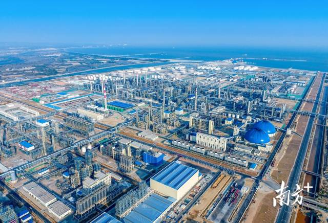位于揭阳惠来县的大南海石化园区,成为拉动区域经济发展的核心引擎。受访者供图