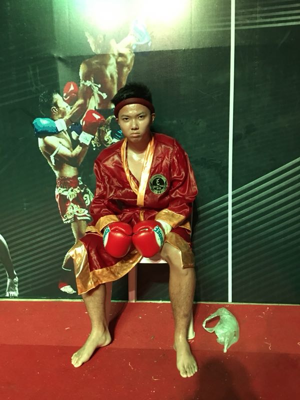 火炬区19岁泰拳王65公斤级冠军金腰带是这样练成的