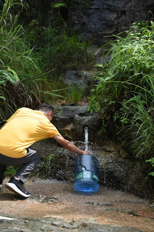你从山上自采的山泉水安全吗?官方今天检测了