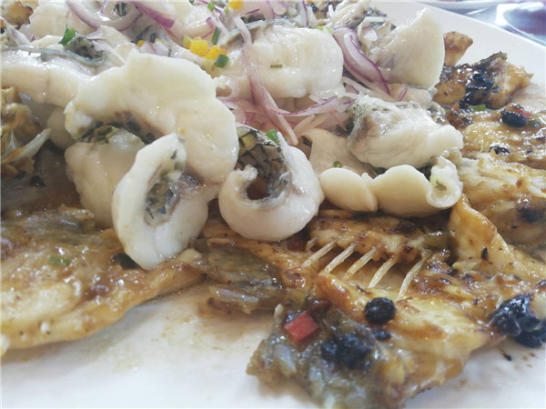 一条罗非鱼烹出各种味脆肉罗非游上市民餐桌