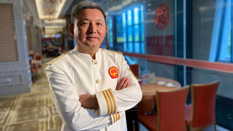 也是中山三个中国注册烹饪大师之一,还是广东省粤菜师傅大师工作室