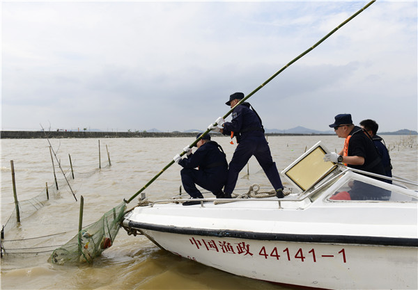 拆除"迷魂阵",中山开展清理取缔海洋禁用渔具专项行动_中山plus_中山