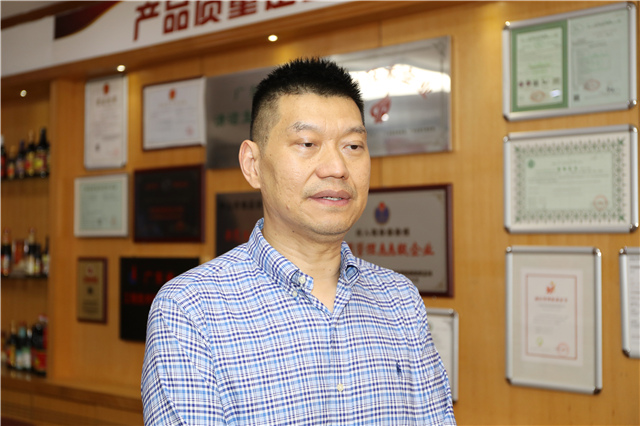 劳模风采周朝晖攻克技术难题智造精品酱油