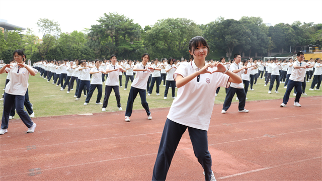 中山市第一中学思政课情景教学体育课不吃大锅饭