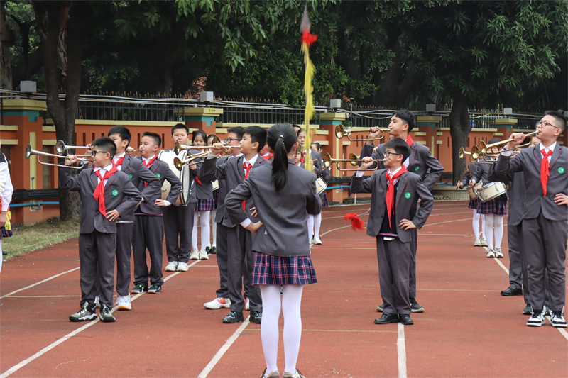 菊城小学陈少芳校长图片