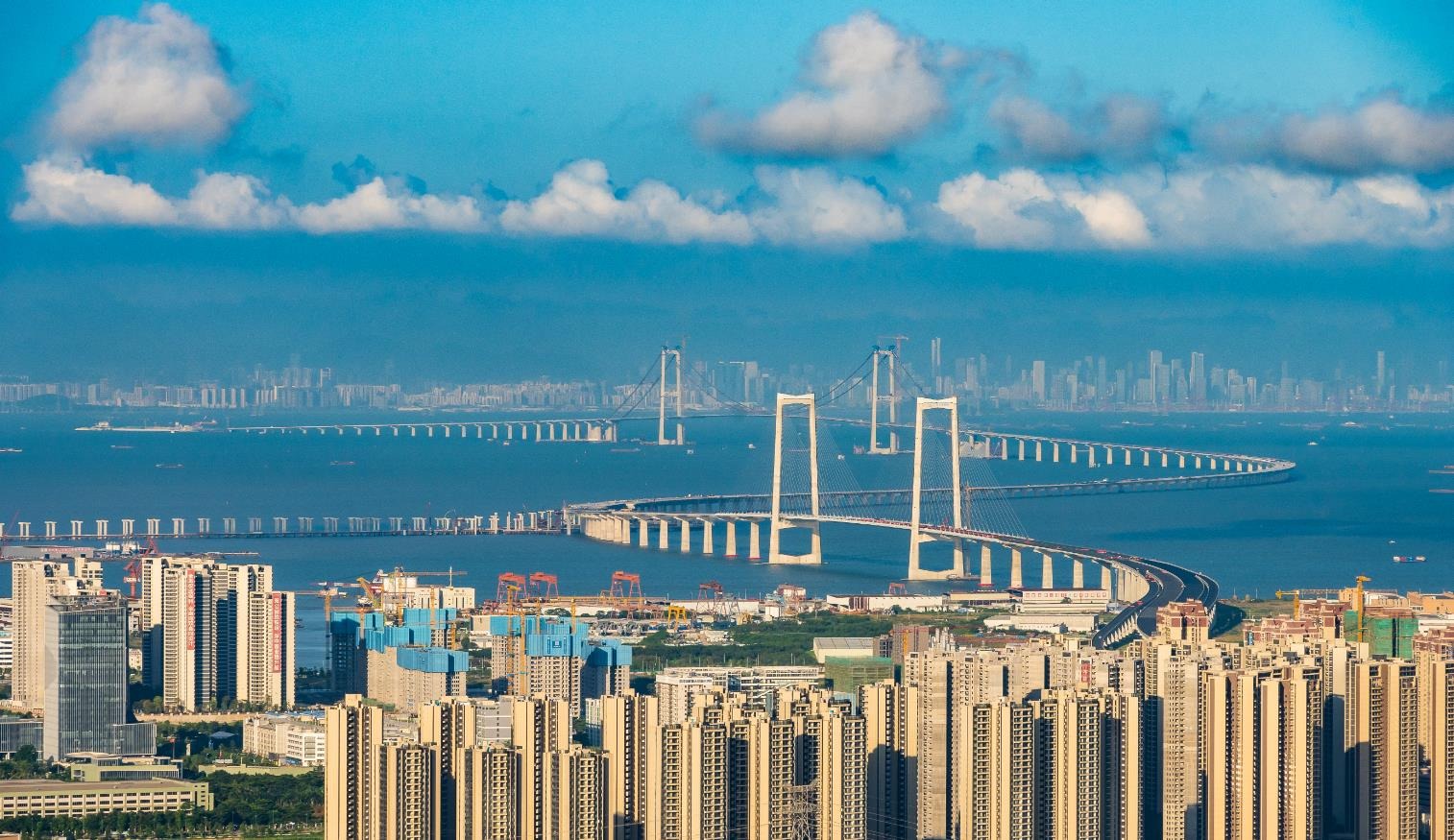 【携程攻略】南京中山码头景点,到南京一定要到中山码头来看看，可以做轮渡，价格2元，横渡长江，直…