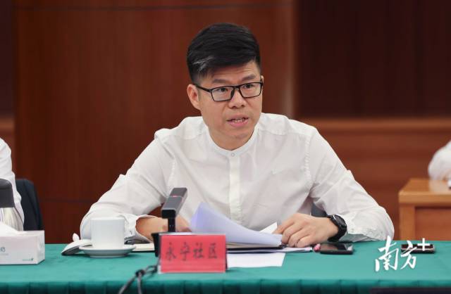 社区代表正在发言。 南方+ 叶志文 拍摄