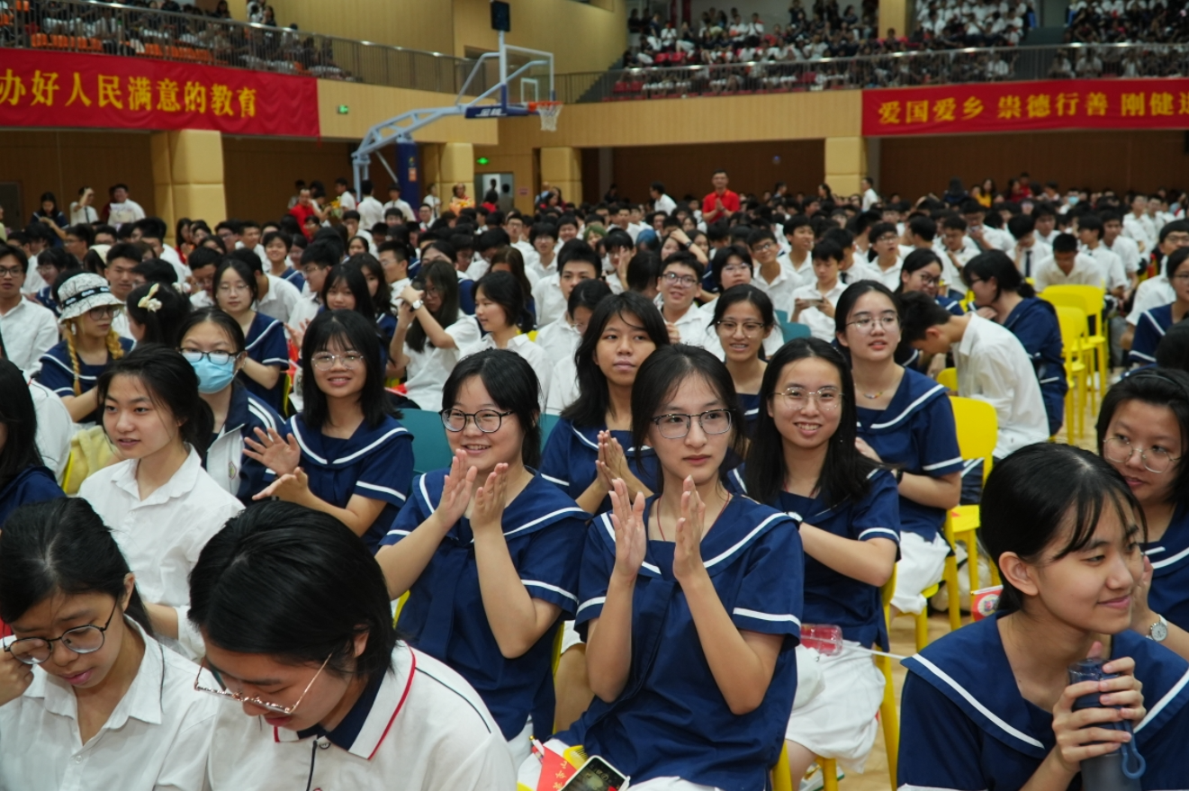 中山市华侨中学今年有1600余名毕业生