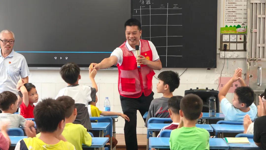 3沙溪理工学校党委委员蔡权同志参与授课活动.jpg