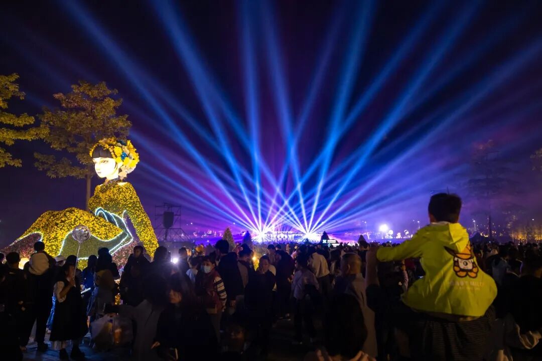 2025.12.06菊花会灯光秀_陈健鸿_摄025.JPG